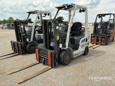 2015 Nissan MCP1F2A20LV 4000 lb Cushion Tire Chariot Élévateur