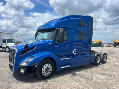 2020 Volvo VNL860 6x4 T/A Sleeper Truck Tractor