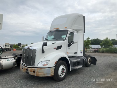 2016 Peterbilt 579 4x2 S/A Day Cab Truck Tractor