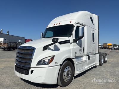 2018 Freightliner Cascadia 126 6x4 T/A Sleeper Truck Tractor