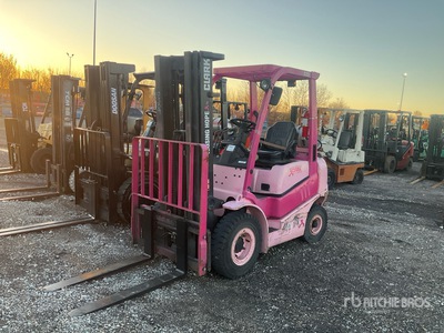 Clark C25L 4550 lb Pneumatic Tire Forklift