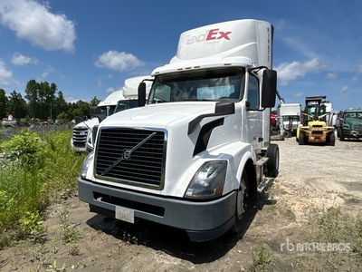 2017 Volvo VNL 4x2 Ciągnik siodłowy z kabiną dzienną S/A