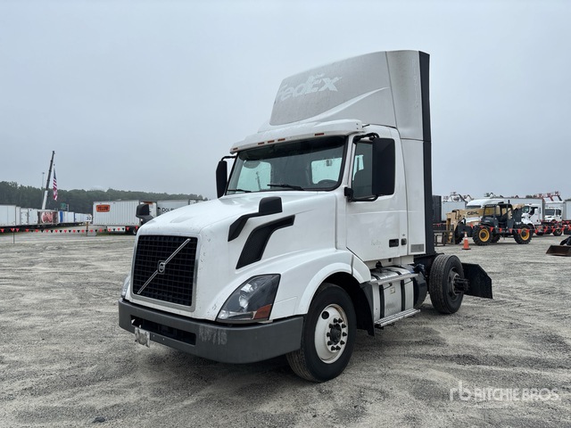 2017 Volvo VNL 4x2 S/A Day Cab Truck Tractor