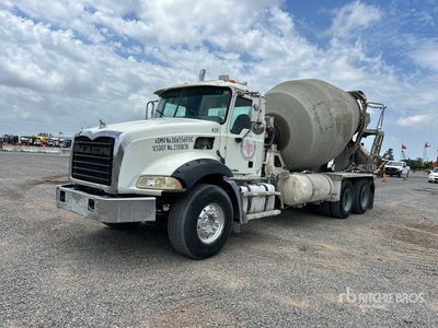 2015 Mack GU813 6x4 Pineapple Mixer Truck