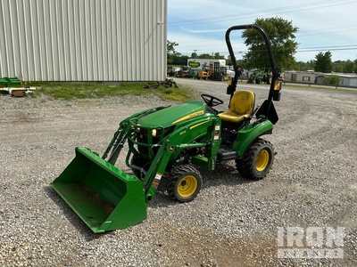 2022 John Deere 1023E 4WD Tracteur agricole utilitaire