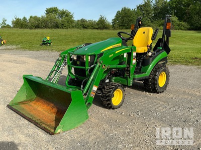 2021 John Deere 1025R 4WD Tracteur agricole utilitaire