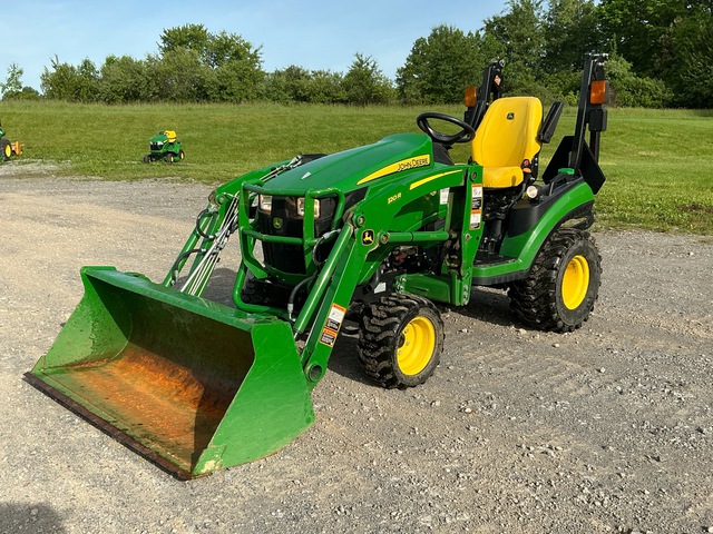 2021 John Deere 1025R 4WD Utility Tractor