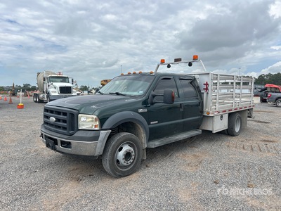 2007 Ford F-450 XL 4x2 Crew Cab Flatbed Truck