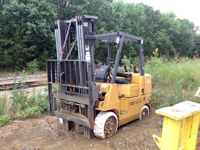 Cat GC40K1 7400 lb Forklift