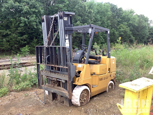 Cat GC40K1 7400 lb Forklift