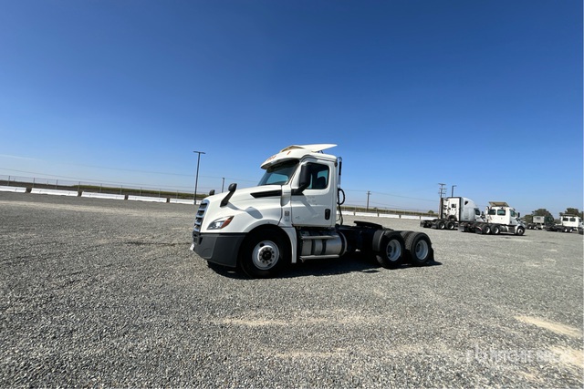 2019 Freightliner Cascadia 126 T/A Day Cab Truck Tractor