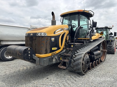 2011 Challenger MT855C Tractor de Cadenas