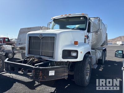 2005 International 5600i 6x4 Mixer Truck