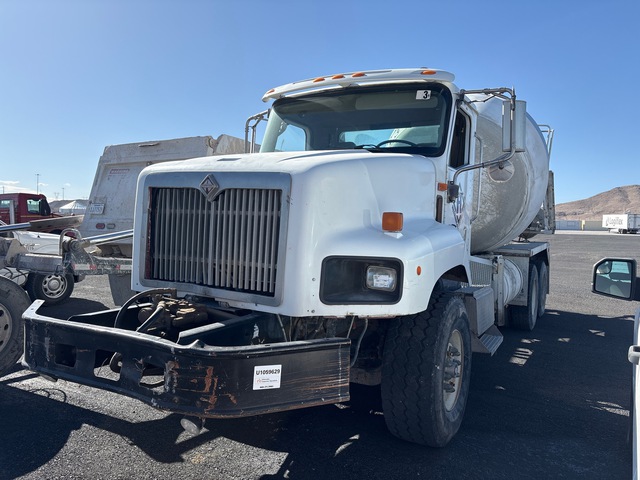 2005 International 5600i 6x4 Mixer Truck