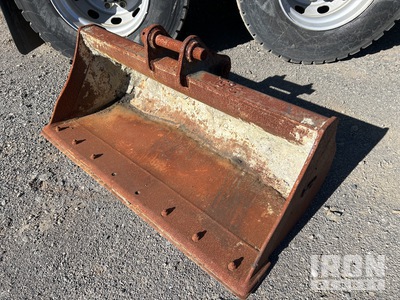 ECH 1200 mm Q/C Cleanup Excavator Bucket