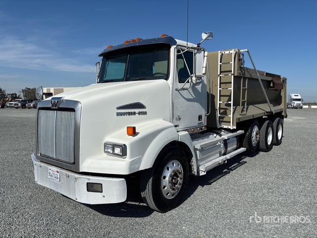 2014 Western Star 4800SB 8x4 Tri/A Dump Truck