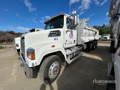 2017 Western Star 4700SF 8x4 Tri/A Dump Truck