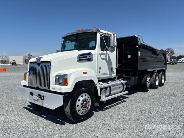 2017 Western Star 4700SF 8x4 Tri/A Dump Truck