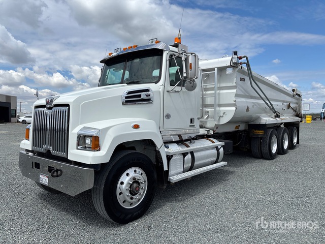 2020 Western Star 4700SF 8x4 Tri/A Dump Truck