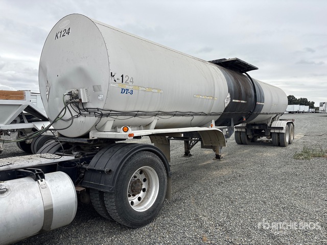 2002 E.D. Etnyre 7250 gal T/A Tanker Trailer