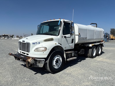 2011 Freightliner M2 106 4000 gal 6x4 Water vrachtwagen
