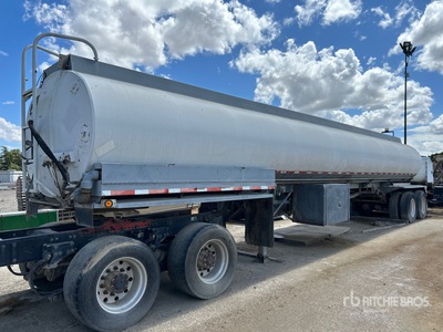 1982 Heil 9000 gal T/A Tanker Trailer