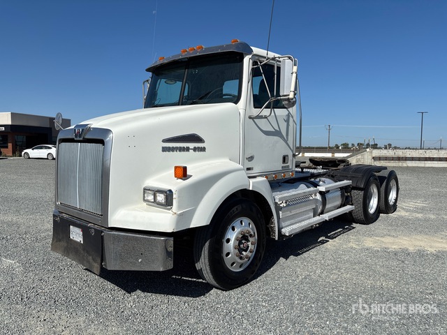 2014 Western Star 4800SB 6x4 T/A Day Cab Truck Tractor