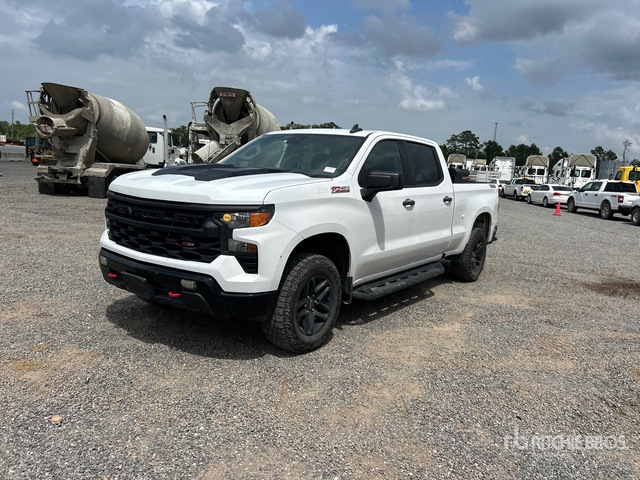 2023 Chevrolet Silverado 1500 Z71 4x4 Crew Cab Pickup