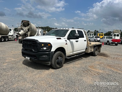 2025 Ram 3500HD 4x2 Crew Cab Flatbed Truck