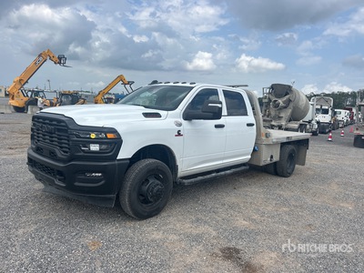 2025 Ram 3500 4x2 Crew Cab Flatbed Truck
