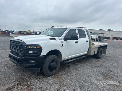 2025 Ram 3500 4x2 Crew Cab Flatbed Truck