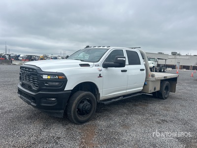 2025 Ram 3500 4x2 Crew Cab Flatbed Truck