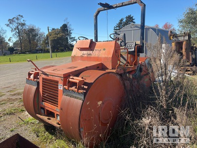 Sakai 3 Wheel Roller (Inoperable)