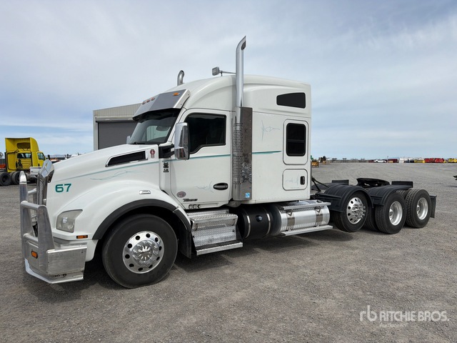 2020 Kenworth T880 8x4 Tri/A Sleeper Truck Tractor