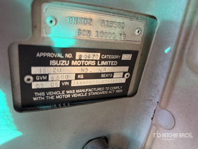 2005 Isuzu NPR Camion de service