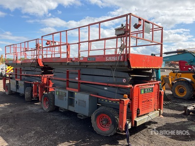 2013 Skyjack SJ9250RT 4x4 Diesel Ascenseur à ciseaux (Inoperable)