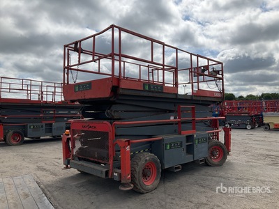 2013 Skyjack SJ9250RT 4x4 Diesel منصة رفع متحركة (Inoperable)