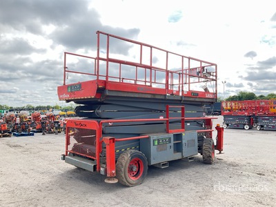 2013 Skyjack SJ9250RT 4x4 Diesel منصة رفع متحركة (Inoperable)