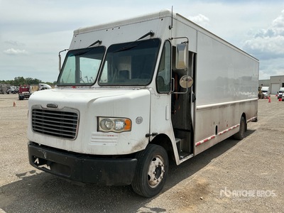 2013 Freightliner MT55 4x2 Furgón de Reparto