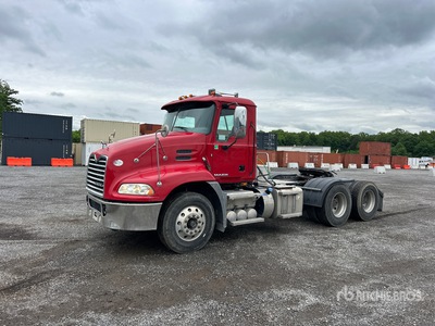 2016 Mack CXU613 Pinnacle 6x4 Tracteur Routier