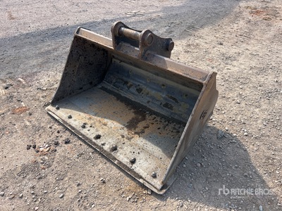 41 in Q/C Cleanup Excavator Bucket - Fits Cat 305