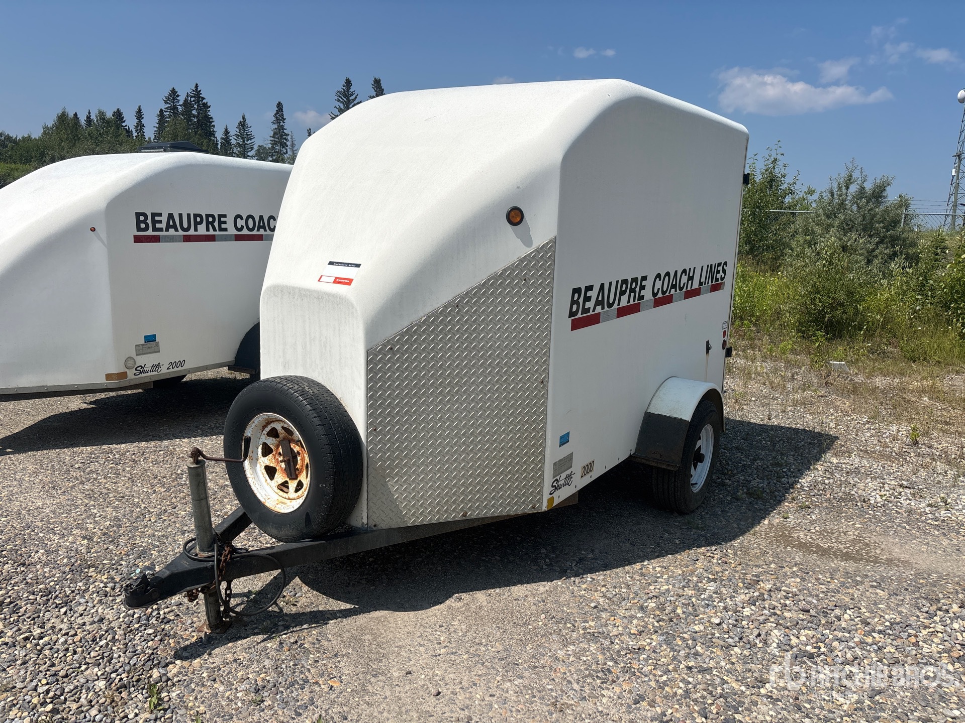 2002 Shuttle 2000 10 ft S/A Enclosed Trailer
