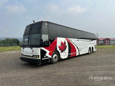 2000 Prevost H345 6x2 56-Seat Autobus