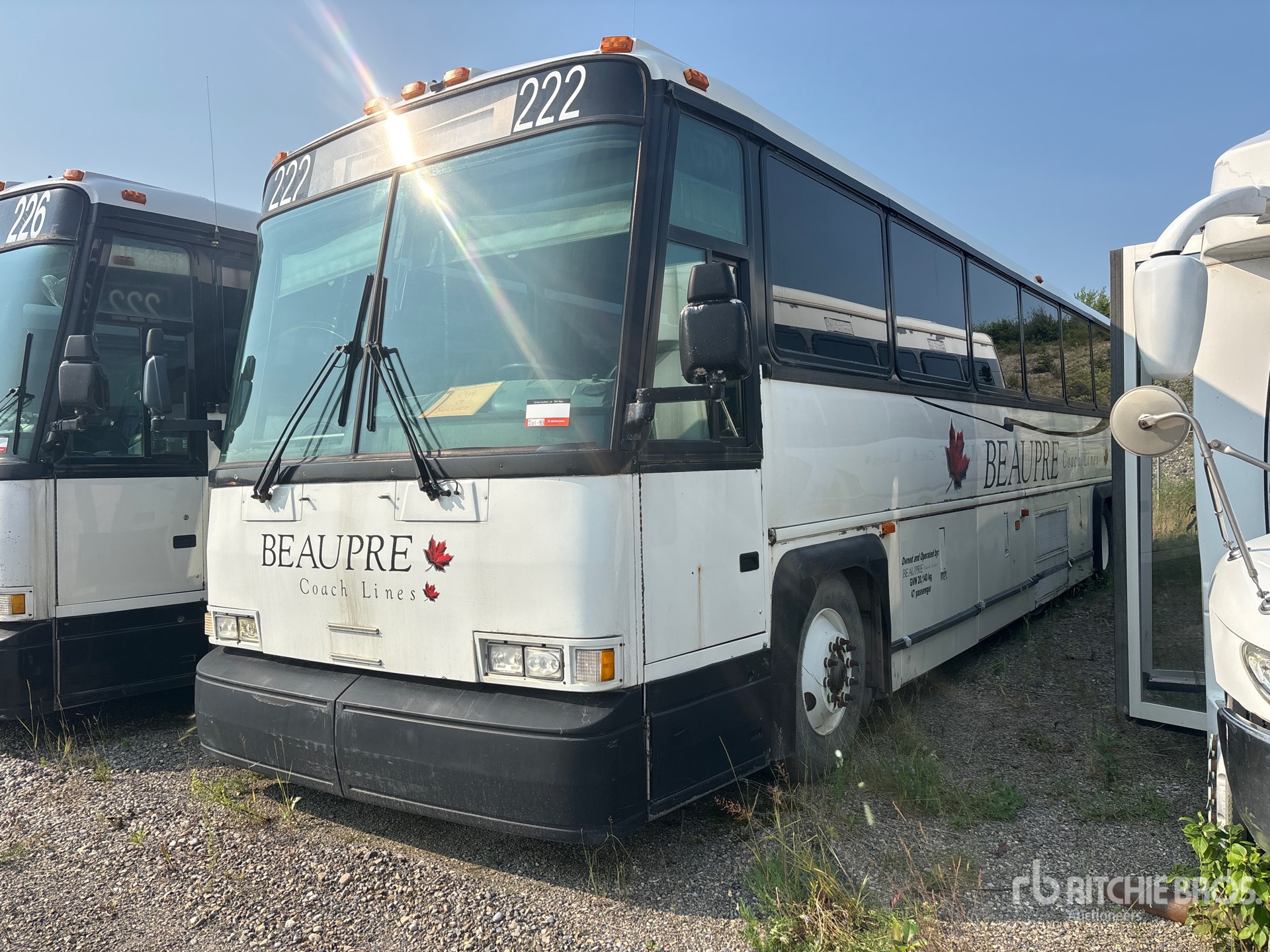 2001 MCI 102D3 Intercity 6x2 47-Seat Coach (Inoperable)