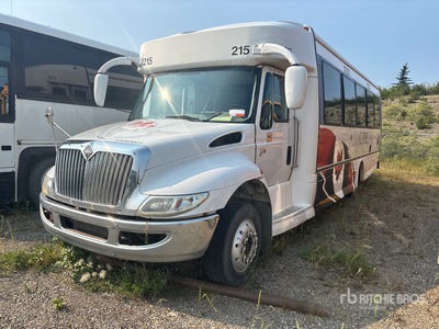 2010 International 3200 4x2 28-Seat Crew Carrier Autobus (Inoperable)