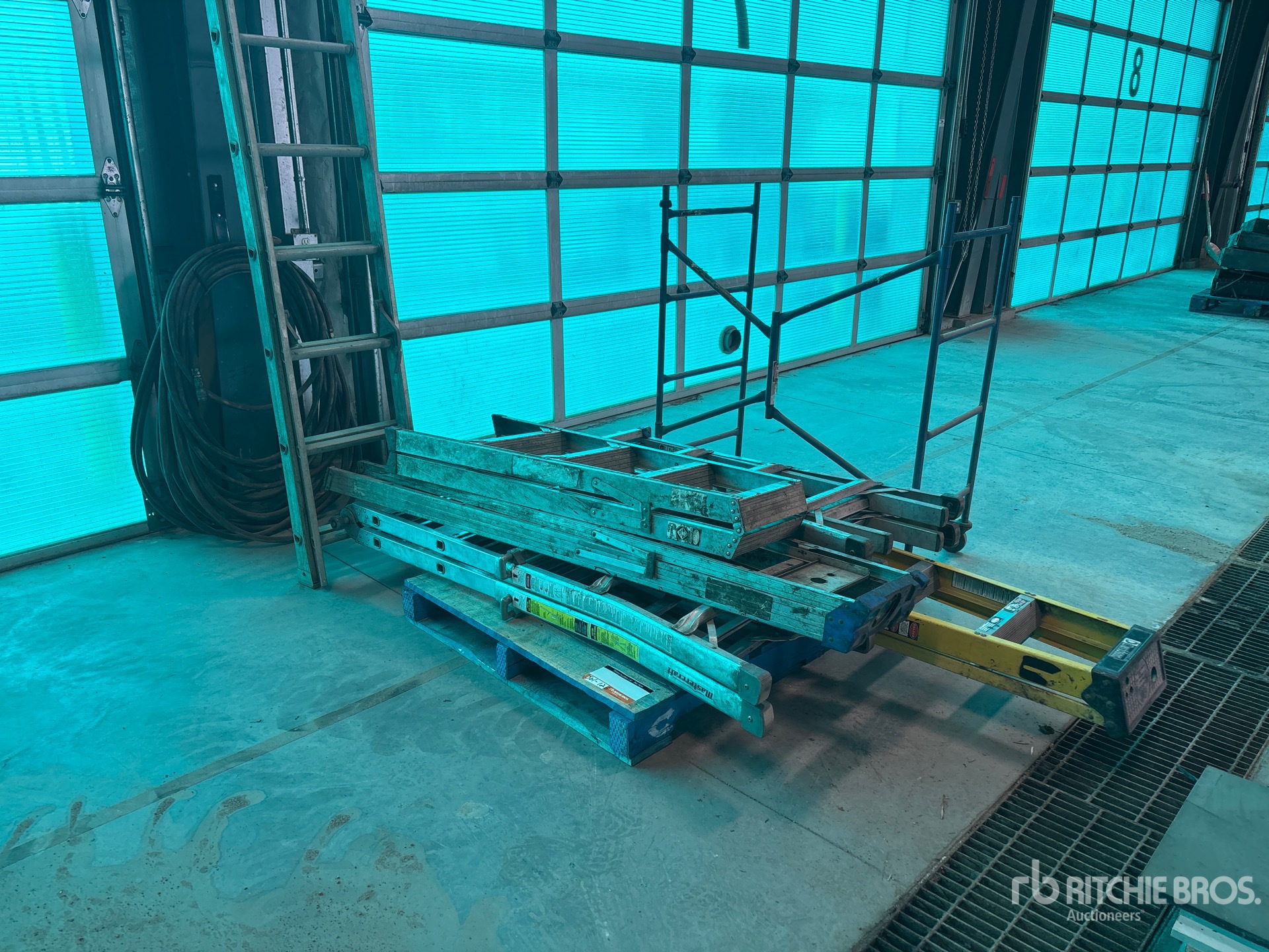 Quantity of (6) Ladder