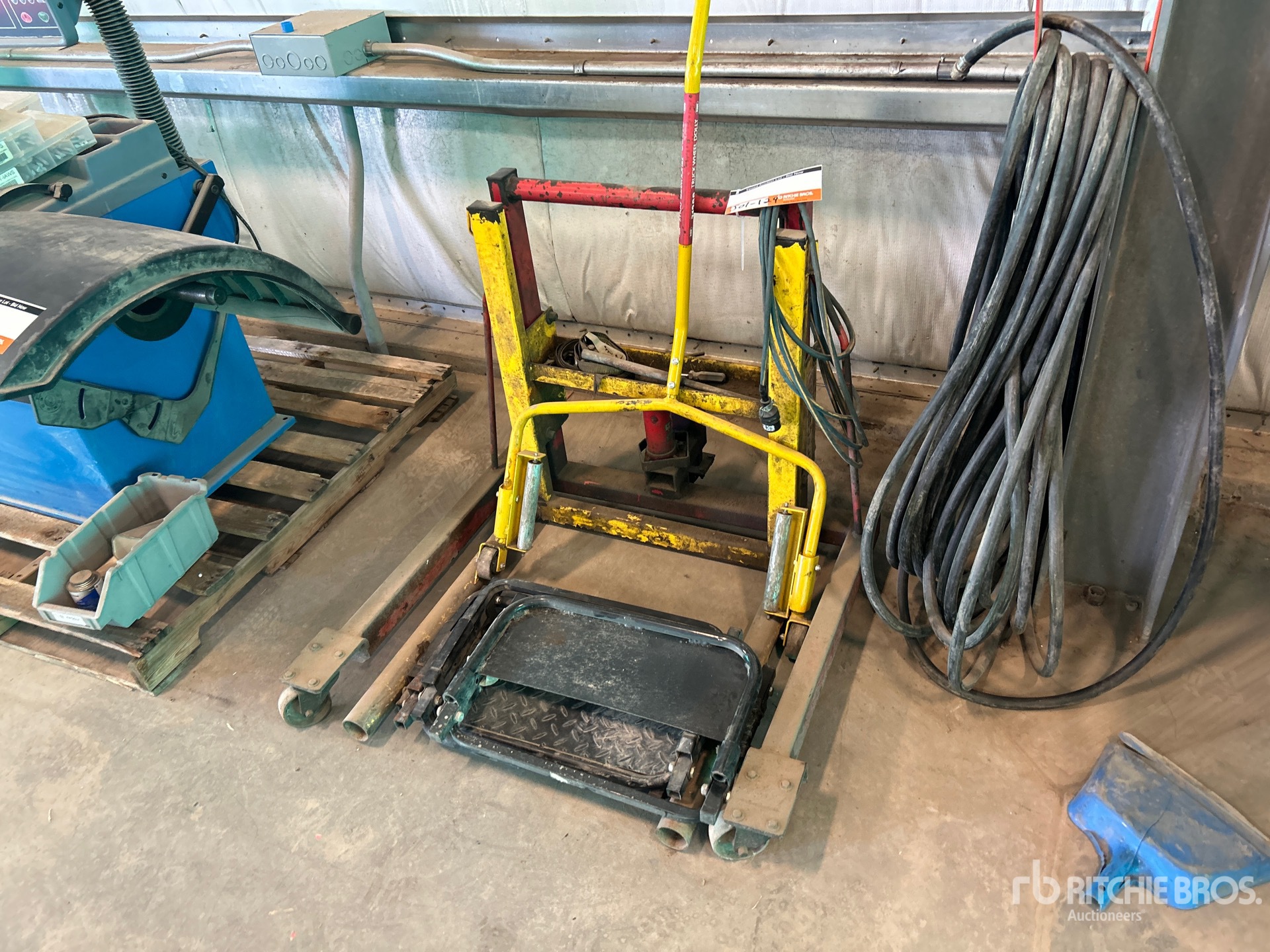 Canbuilt Wheel Jack