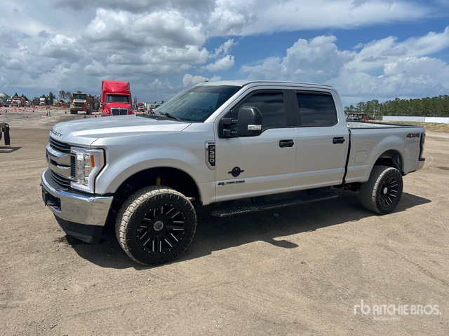 2017 Ford F-350 STX 4x4 Crew Cab Pickup