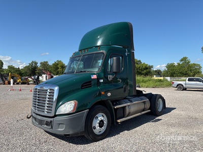 2018 Freightliner Cascadia 113 4x2 Ciągnik siodłowy z kabiną dzienną S/A
