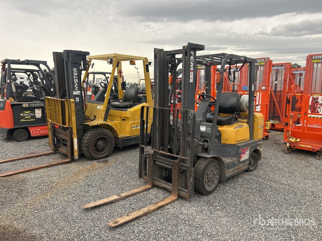 TCM FCG254L 4700 lb Cushion Tire Forklift